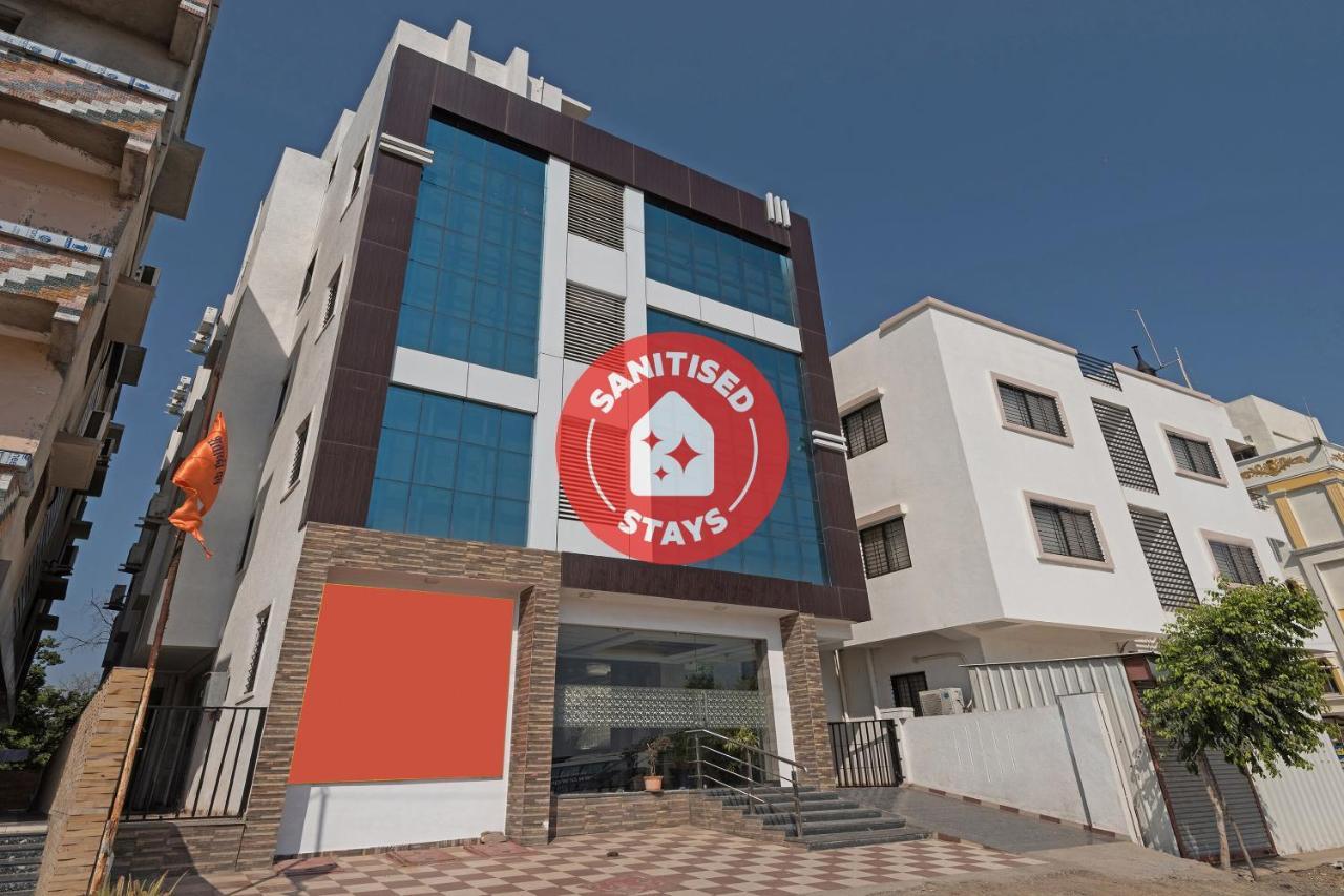 Oyo Flagship 19196 Shree Sai Niladri Residency Ширди Екстериор снимка